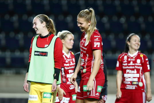 Piteås Nina Jakobsson och Moa Öhman