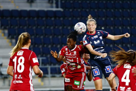 Linköpings Maja Kildemoes och Piteås Faith Ikidi