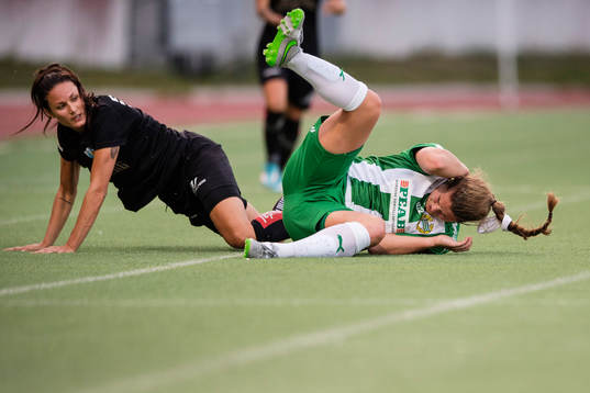 Göteborgs Beata Kollmats och Hammarbys Murielle Tiernan