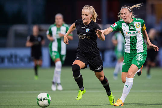 Göteborgs Adelina Engman och Hammarbys Cathrine Dahlström