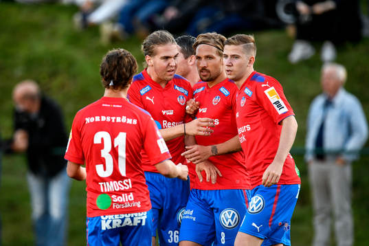 Helsingborgs Martin Christensen jublar med lagkamrater