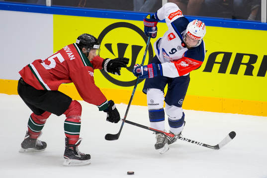Frölundas Matt Donovan mot Zürichs Robert Nilsson