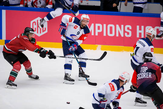 Frölundas Sebastian Stålberg mot Zürichs Robert Nilsson