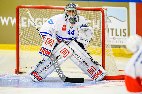 Dennis Endras goaltender of Adler Mannheim