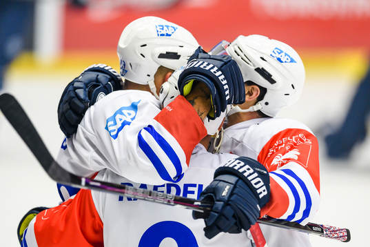 Adler Mannheim celebrates