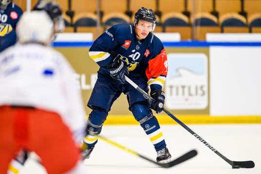 Lawrence Pilut of HV71