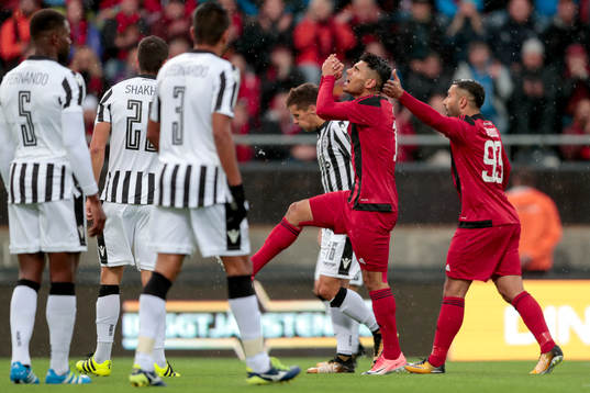 Östersunds Hosam Aiesh och Saman Ghoddos deppar