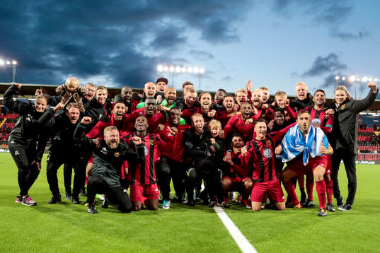 Östersunds spelare jublar