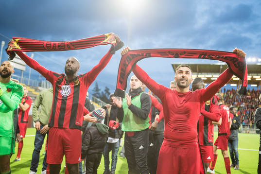 Östersunds Ronald Mukiibi och Östersunds Saman Ghoddos