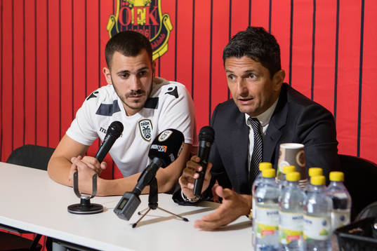 s tränare Razvan Lucescu på presskonferens