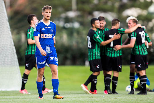 Bläddra bland fler bilder av Fotboll, Division 3 Sydvästra Götaland, Wormo - Högaborg