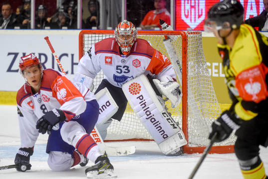 Goalkeeper Atte Engren and Ville Varakas of Helsinki