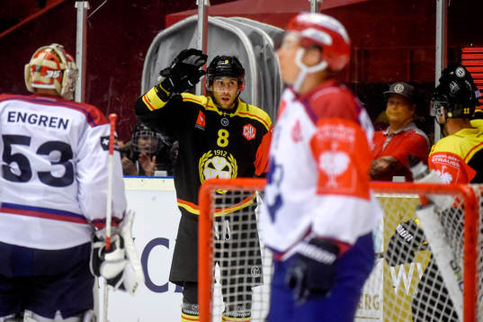 Aaron Palushaj of Brynäs celebrates with his teammates