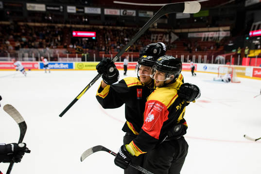 Aaron Palushaj of Brynäs celebrates with teammate Jesper