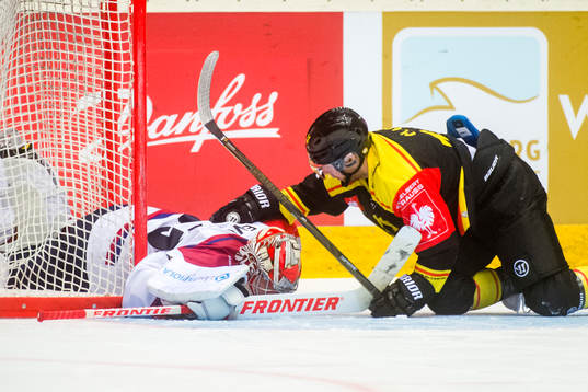 Kevin Clark of Brynäs and Goalkeeper Atte Engren of