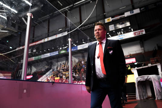 Head Coach Ari-Pekka Selin of Helsinki