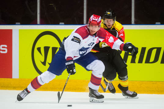 Miro Heiskanen of Helsinki and Linus Ölund of