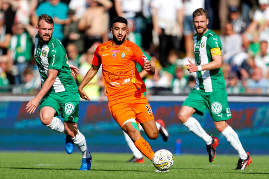Hammarbys Mads Fenger Nielsen  och Arnór Smárason  och