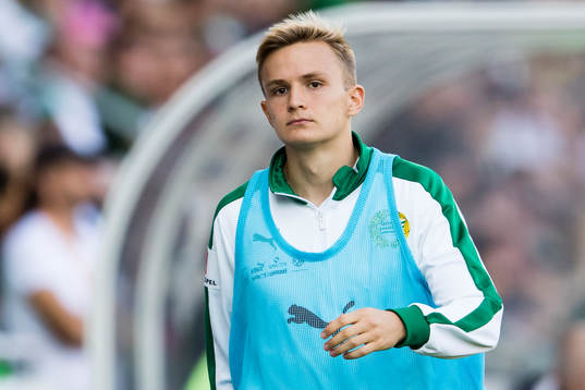 Hammarbys Oscar Krusnell värmer upp