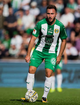 Hammarbys Muamer Tankovic med bollen