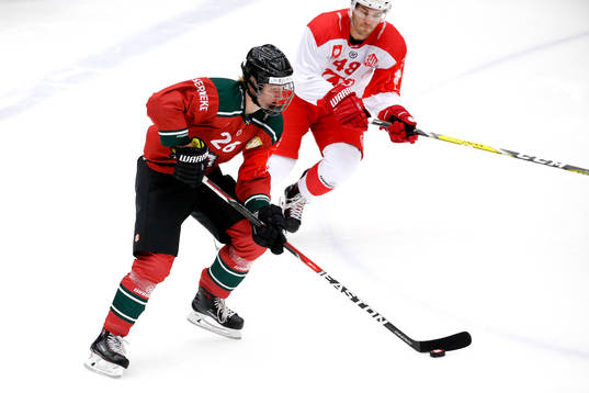 Frölundas Rasmus Dahlin och Klagenfurts Julian Talbot