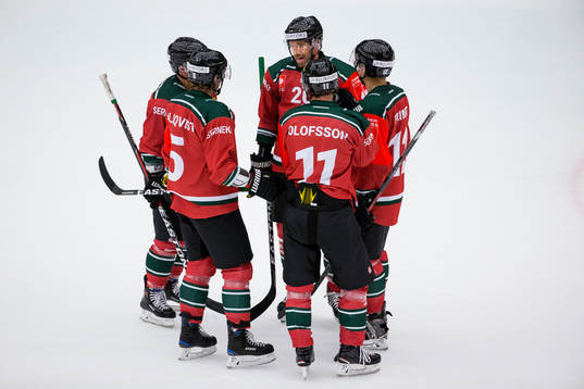 Frölundas Joel Lundqvist pratar med Ryan Lasch, Max