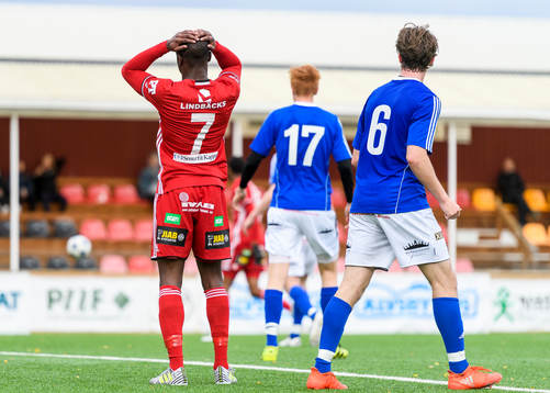 Piteås Moses Duckrell deppar