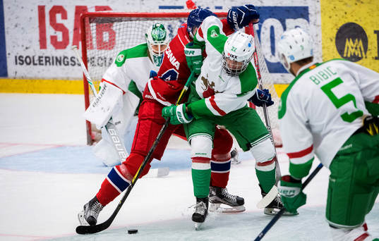 Oskarshamns Oscar Josefsson och Rögles Rasmus Sandin