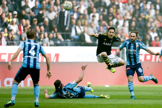 s Stefan Ishizaki och Djurgårdens Jonas Olsson och Kevin