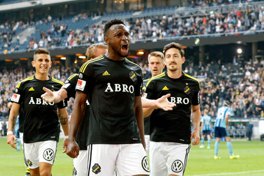 s Chinedu Ogbuke Obasi jublar