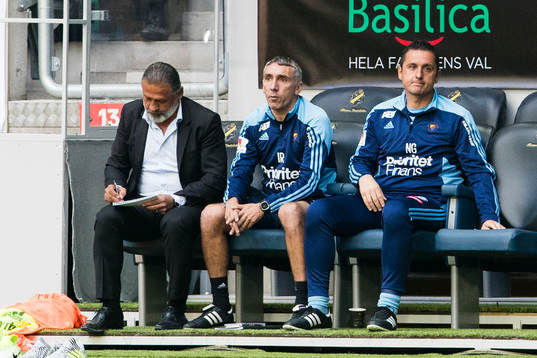 Djurgårdens tränare Özcan Melkemichel och assisterande