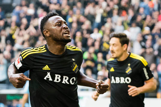s Chinedu Ogbuke Obasi jublar