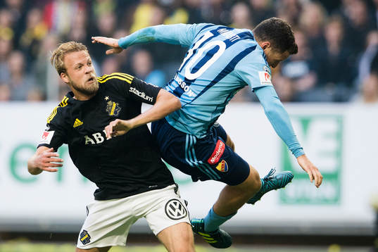 s Daniel Sundgren och Djurgårdens Kerim Mrabti