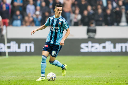 Djurgårdens Haris Radetinac med bollen