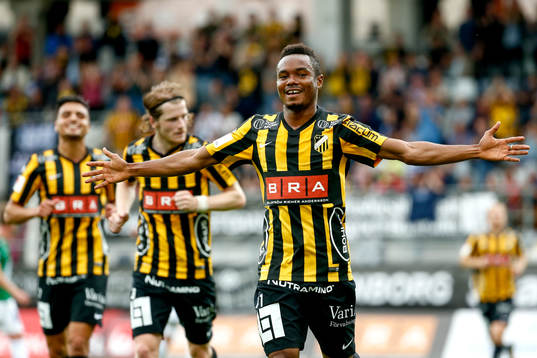 Häckens Nasiru Mohammed jublar