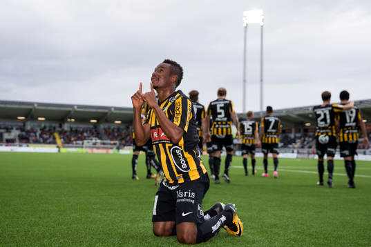 Häckens Nasiru Mohammed jublar