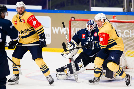 Jonas Gunnarsson goaltender of HV71 with eyes
