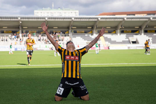 Häckens Paulinho jublar