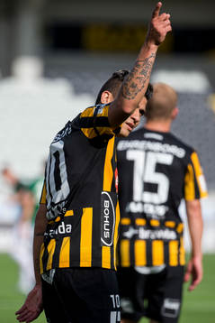 Häckens Paulinho jublar