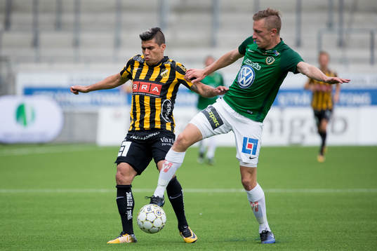 Häckens Paulinho mot Jönköpings Joakim Karlsson