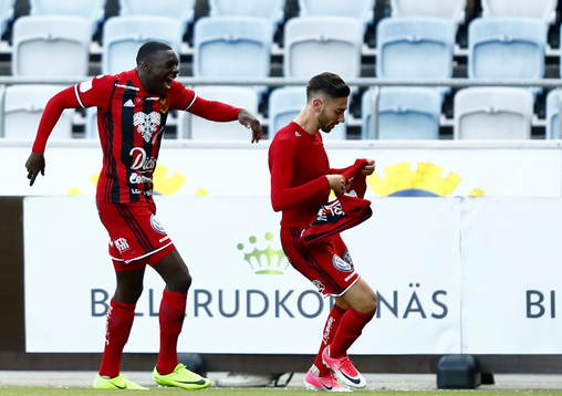 Östersunds Gabriel Somi jublar