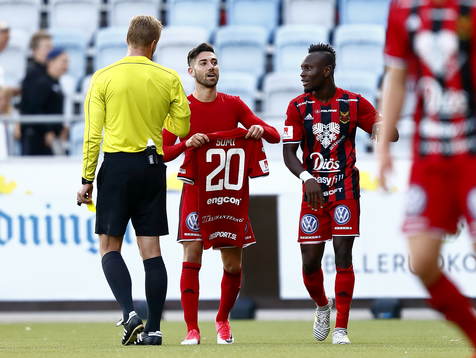 Östersunds Gabriel Somi jublar