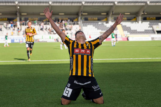 Häckens Paulinho jublar