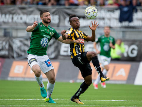 Jönköpings Jonathan Tamimi mot Häckens Nasiru Mohammed