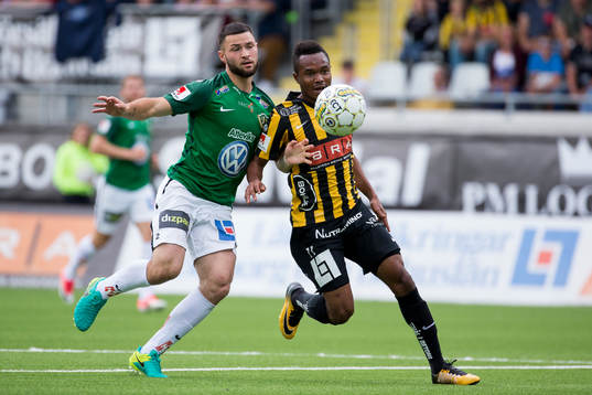 Jönköpings Jonathan Tamimi mot Häckens Nasiru Mohammed