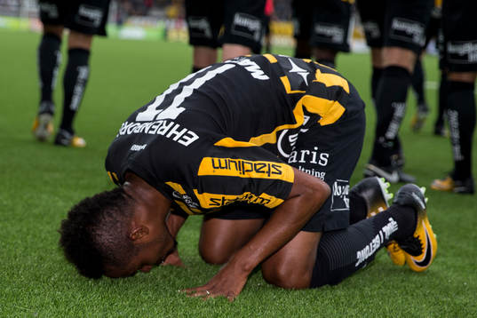 Häckens Nasiru Mohammed jublar