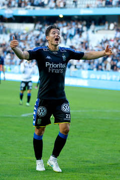IFK Göteborgs David Boo Wiklander tackar sina medresta