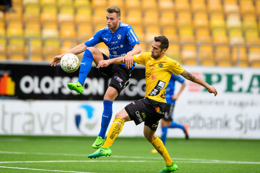Halmstads Gabriel Gudmundsson och Elfsborgs Emir Bajrami