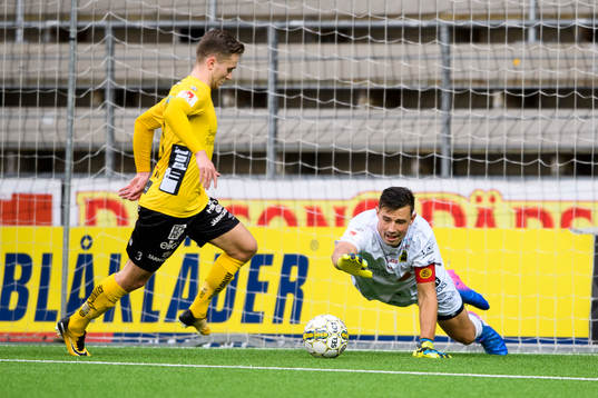 Elfsborgs målvakt Kevin Stuhr Ellegaard och Elfsborgs Adam