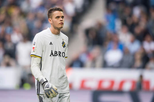 s målvakt Oscar Linnér deppar